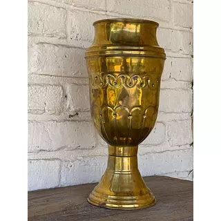 Florero En Lámina Gruesa De Bronce Repujado 1940