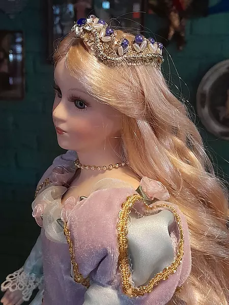 Muñeca Porcelana "Cenicienta" 1980