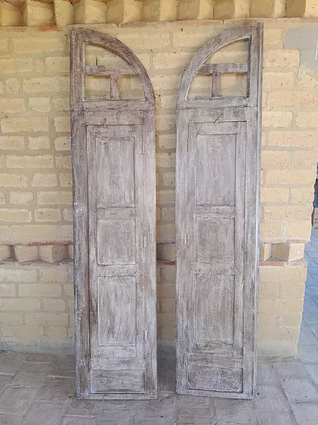 Puerta Antigua De Dos Hojas