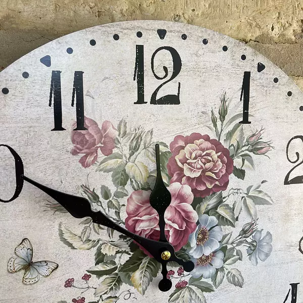 Reloj De Pared Con Diseño De Rosas
