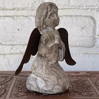 Angel De Rodillas
