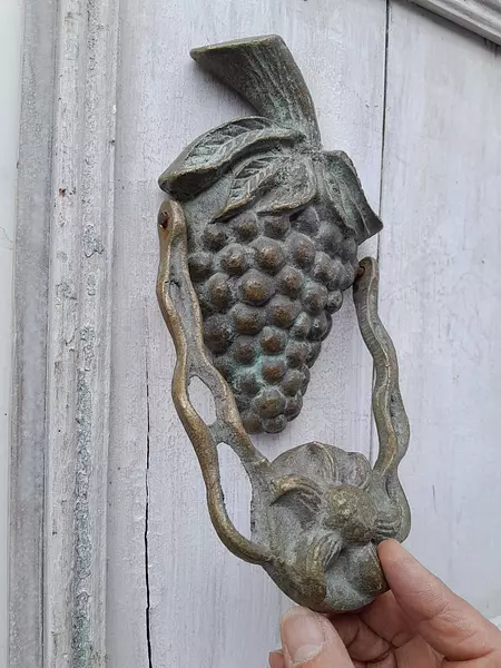 Aldaba De Frutas En Bronce