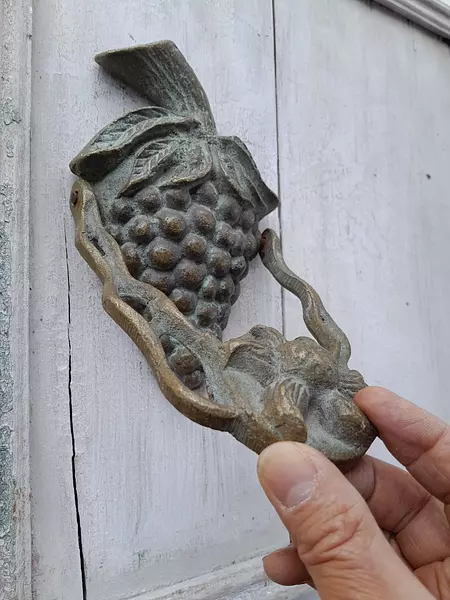 Aldaba De Frutas En Bronce