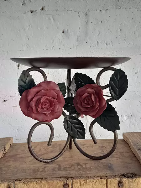 Soporte Metálico Y Rosas De Resina