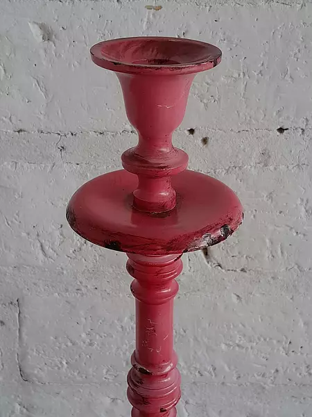 Candelabro Metálico Rojo Desgastado