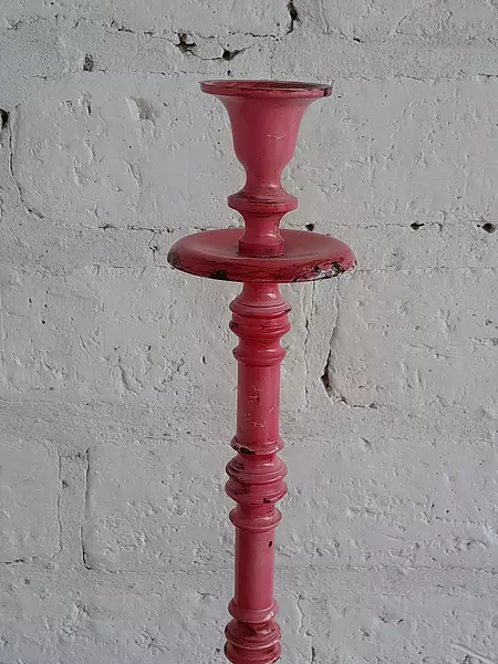 Candelabro Metálico Rojo Desgastado