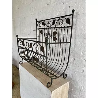 Revistero De Varilla Metálica Oxidada