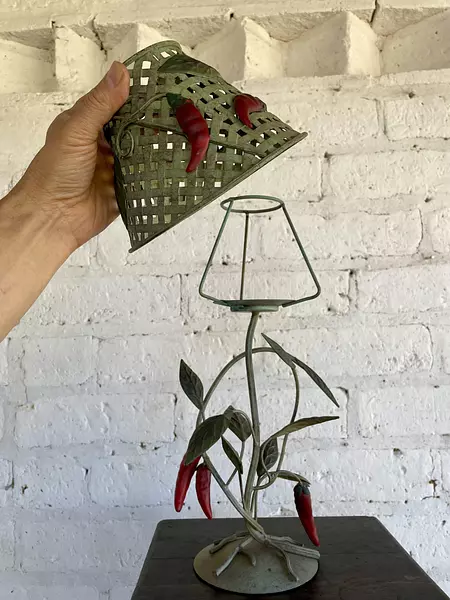 Porta Vela Metálica Con Chiles Rojos