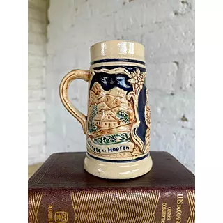 Jarro Con Figuras En Alto Relieve - Alemania Occidental 1975