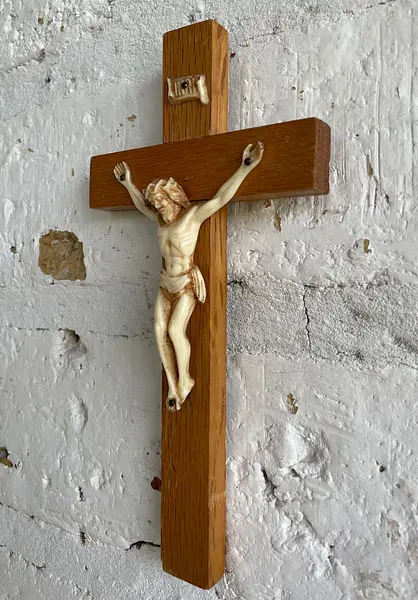 Crucifijo De Pared Madera Y Resina - 1980