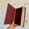 Caja Con Forma De Libro Antiguo "Le Poteger"