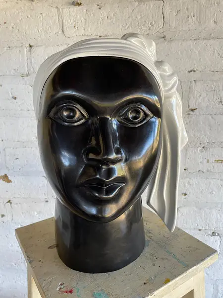 Escultura "Zenaida" De Ana Mercedes Hoyos - Colombia 2014