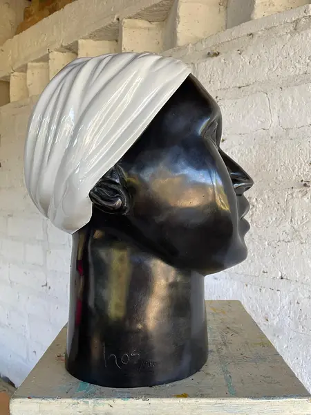 Escultura "Zenaida" De Ana Mercedes Hoyos - Colombia 2014