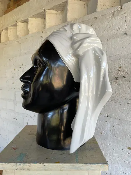 Escultura "Zenaida" De Ana Mercedes Hoyos - Colombia 2014