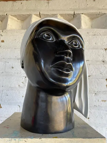 Escultura "Zenaida" De Ana Mercedes Hoyos - Colombia 2014