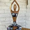 Figura De Mujer Practicando Yoga - Indonesia 2005