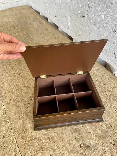 Caja Artesanal De Madera Con Compartimentos - Uruguay 2000