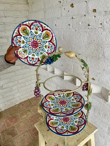 Soporte 3 Niveles Con Uvas Y Peras