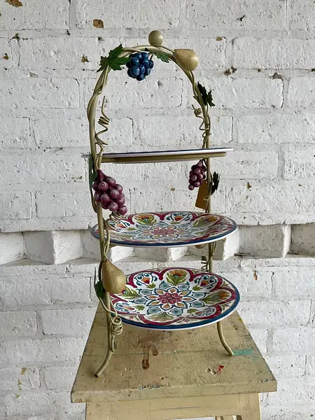 Soporte 3 Niveles Con Uvas Y Peras