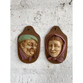 Rostro De Abuelos En Alto Relieve