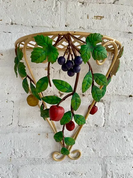 Repisa Con Frutas Y Ramas