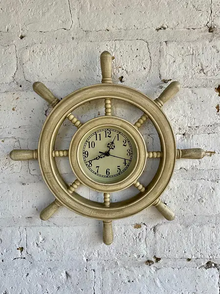 Reloj Con Marco De Madera