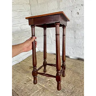Mesa De Madera Cuero Repujado - Perú 1960