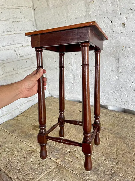 Mesa De Madera Cuero Repujado - Perú 1960