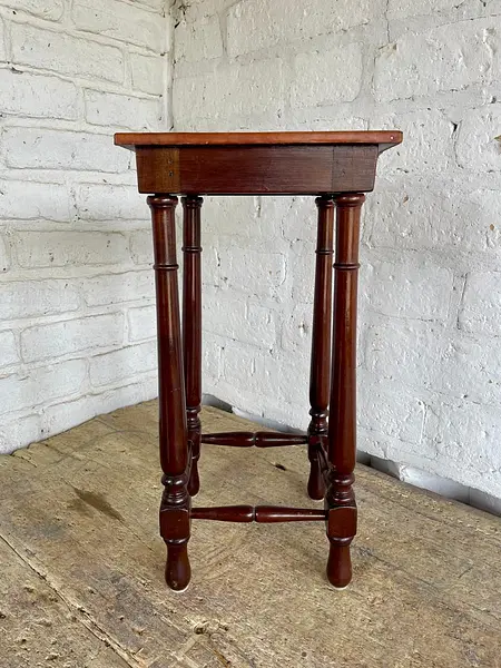 Mesa De Madera Cuero Repujado - Perú 1960