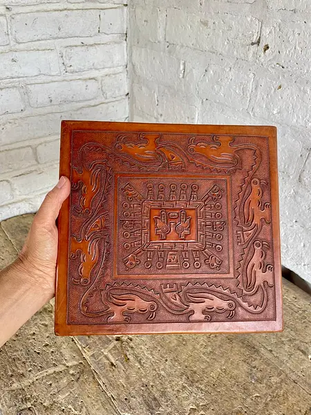 Mesa De Madera Cuero Repujado - Perú 1960