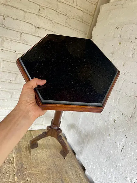 Mesa Columna Madera Tallada Y Granito - Colombia 1960