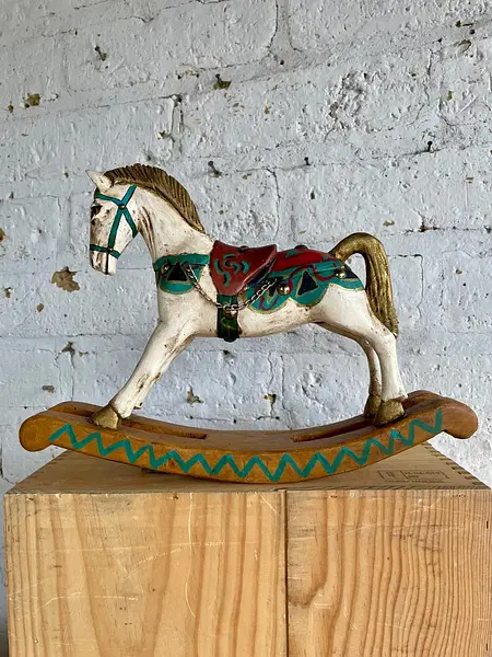 Caballo Balancín Tallado En Madera