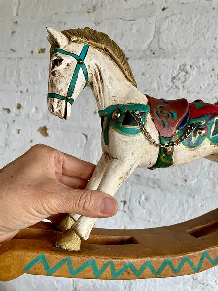 Caballo Balancín Tallado En Madera