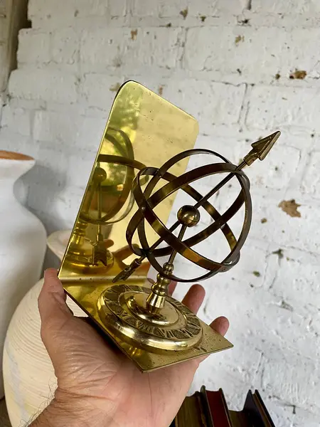 Tranca Libros De Esfera Armilar - Taiwan 1970