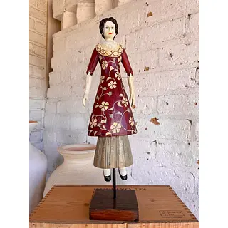 Figura Tallada En Madera