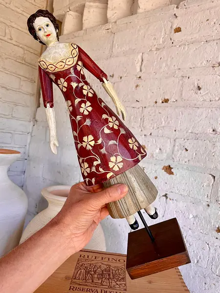 Figura Tallada En Madera