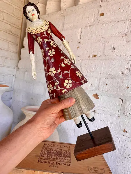 Figura Tallada En Madera