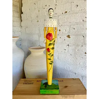 Muñeca De Madera Tallada