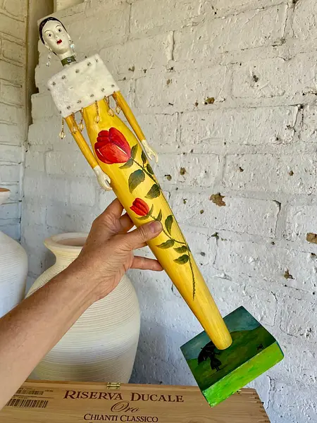 Muñeca De Madera Tallada