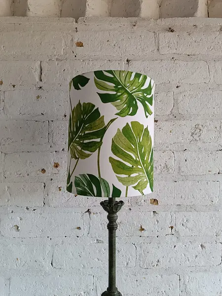 Lámpara De Mesa Tropical Con Caperuza Tubular