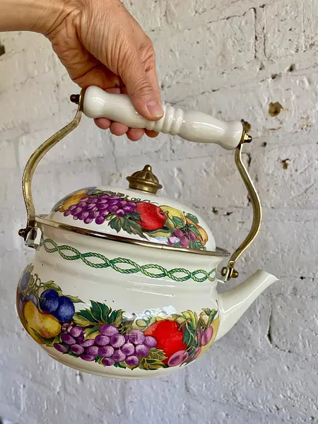 Tetera Esmaltada Manija De Porcelana Y Bronce - Taiwan 1970