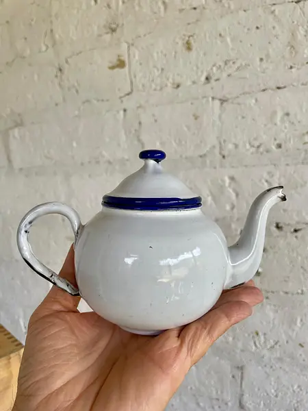 Tetera Mini Esmaltada Blanco Y Reborde Azul - Colombia 1960