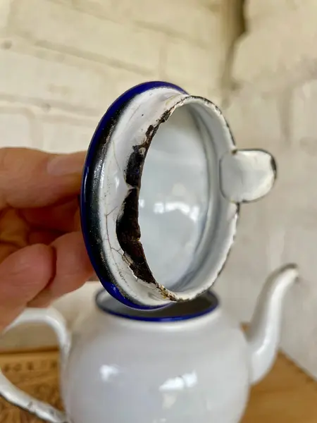 Tetera Mini Esmaltada Blanco Y Reborde Azul - Colombia 1960
