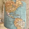 Lámpara De Atlas Y Caperuza De Mapa - U.S.A. 1980