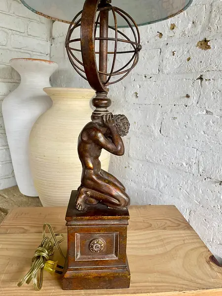 Lámpara De Atlas Y Caperuza De Mapa - U.S.A. 1980