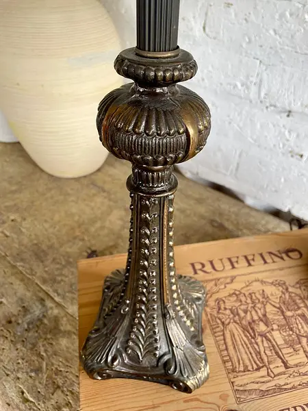 Lámparas Antiguas Con Caperuzas Estilo Toile De Jo