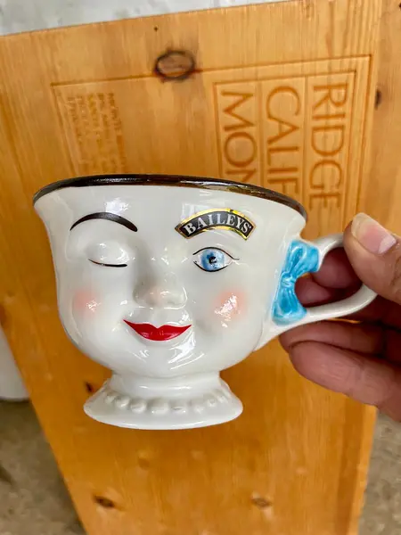 Taza De Porcelana Con Cara De Muñeca Bailey-S 1996