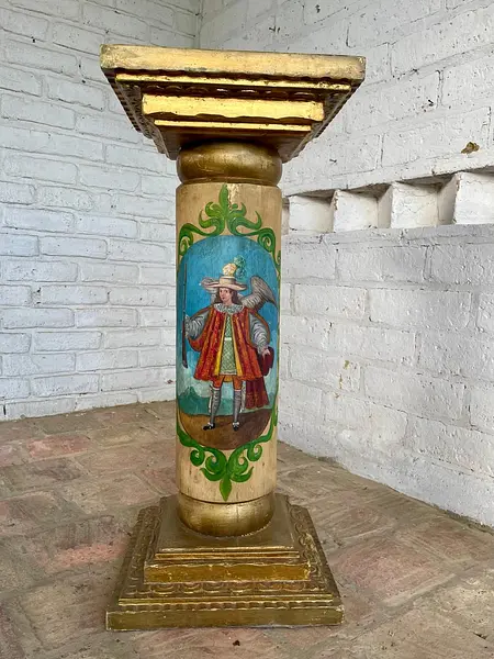 Columna En Madera Con Angeles Arcabuceros - Colombia S Xix