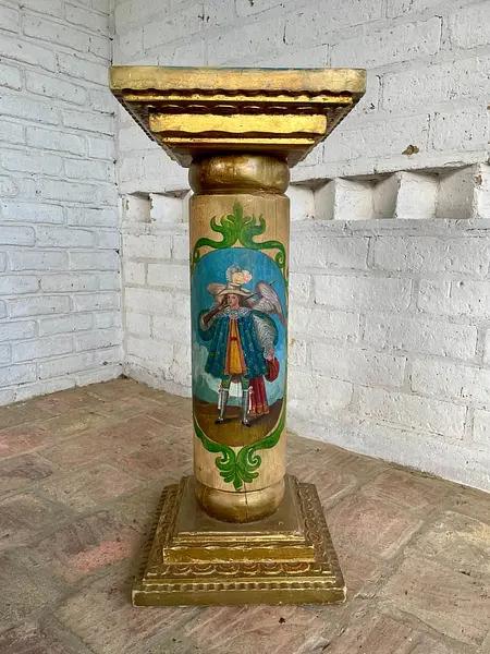 Columna En Madera Con Angeles Arcabuceros - Colombia S Xix