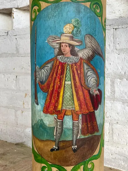 Columna En Madera Con Angeles Arcabuceros - Colombia S Xix